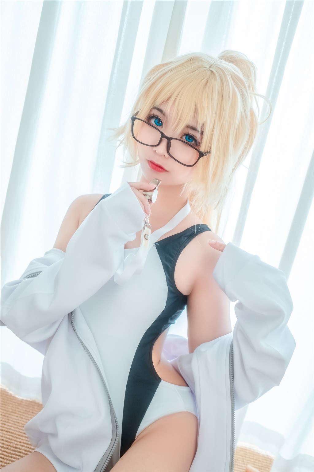 吃瓜资讯实时直击：记录下明星私会时那段低语如何在夜幕中传递出浓烈的秘密情感